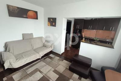 Apartament cu 2 camere semidecomandat, mobilat în Trivale