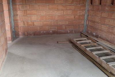 Casă cu Teren 627 Mp în Giarmata