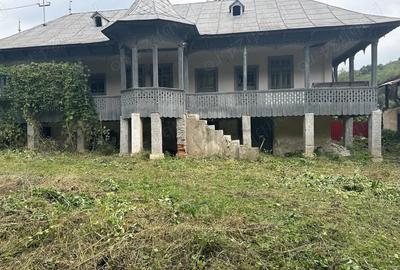 Casă cu 4 camere cu Teren 1000 Mp în Pârâu - 1