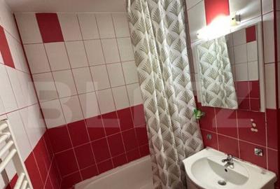 Apartament de vanzare, cu 2 camere, 42 mp, zona Decebal - 2