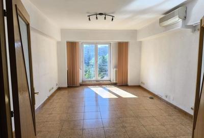 De Inchiriat Apartament 4 camere Nemobilat Piata Unirii Metrou - 1