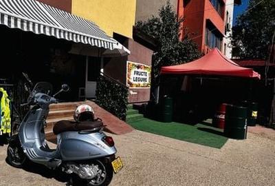 Spațiu comercial versatil cu terasă – potrivit pentru diverse afaceri - 3