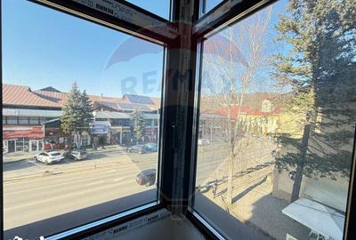 Apartament cu 3 camere semidecomandat în Ultracentral
