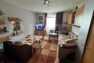 Garsoniera 22 m2 + 2 m2 debara, zona Henri Coanda