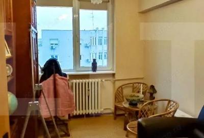 Apartament cu 3 camere decomandat în Tineretului