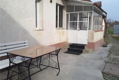 Tur 3D! Garsoniera de inchiriat, la casa, acces auto in curte, gradina, Sanpetru - 2