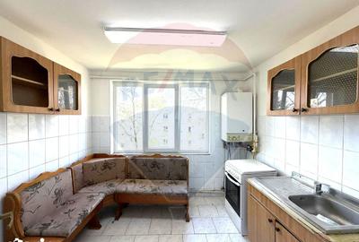 Apartament cu 3 camere decomandat în Cornișa - 6
