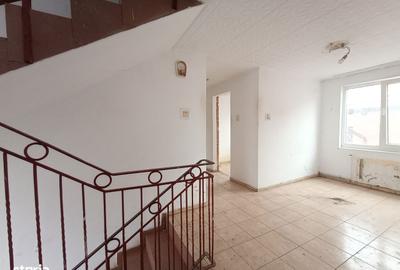 Casă cu 6 camere decomandat cu Teren 445 Mp în Bujac - 3