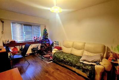 Apartament cu 5 camere decomandat, mobilat în Girocului