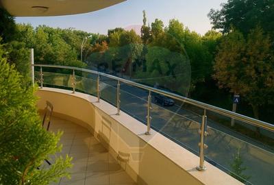Apartament cu 5 camere decomandat, mobilat în Nordului