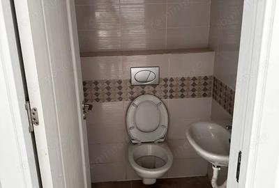 Casă cu 6 camere cu Teren 100 Mp în Roșu - 1