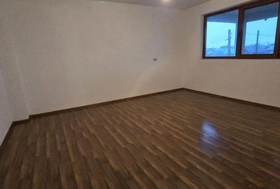 Casă cu 5 camere cu Teren 2220 Mp în Perșinari - 14