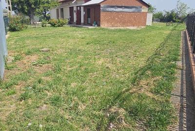 Spațiu comercial, de 1,200 mp, în Lanurile - 1