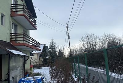 Casă cu 8 camere decomandat cu Teren 1000 Mp în Cornu - 2