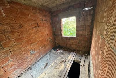 Vanzare casa la rosu Sfantu Ilie langa Caminul Cultural - 300 mp teren! - 14