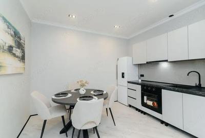 Apartament cu 2 camere decomandat în Tractorul