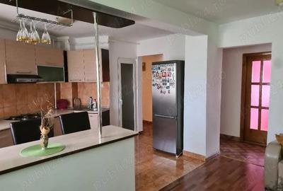 Apartament cu 4 camere decomandat în Central - 8