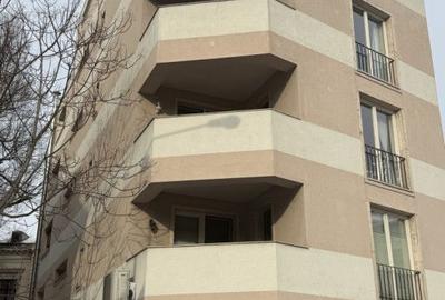 Apartament cu 3 camere decomandat în Romană - 16