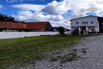 Apartament la casa cu curte si locuri de parcare - 1
