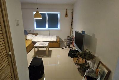 Apartament cu 3 camere semidecomandat în Mihai Bravu - 1