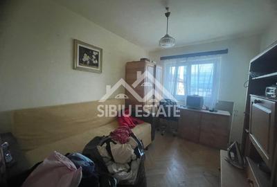 Apartament de vanzare cu 3 camere, decomandat,  2 balcoane, pivnita - 6
