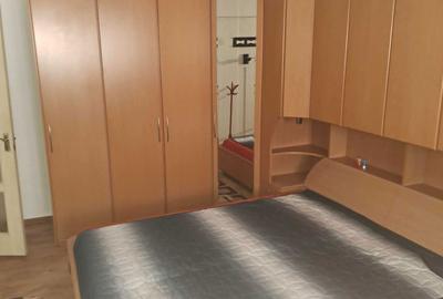 Apartament cu 4 camere decomandat în Coman - 7