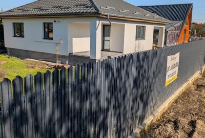 Casa cu garaj Lilieci- teren 540m, canalizare, apa, gaz. - 1