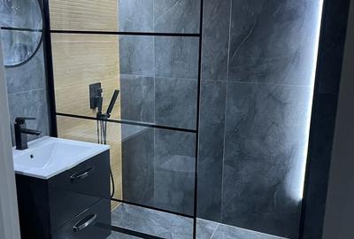 Garsonieră decomandată în Central