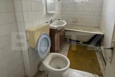 Apartament cu 3 camere semidecomandat în Central - 1