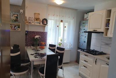 Apartament cu 4 camere decomandat în Noua - 6