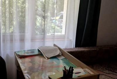 Apartament cu 3 camere semidecomandat în Central - 1