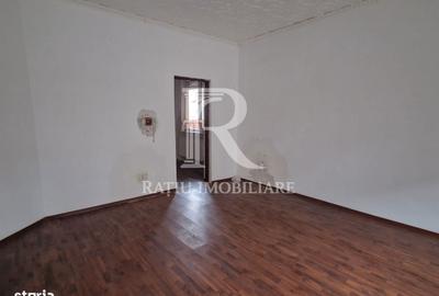 Casă cu 3 camere decomandat cu Teren 11 Mp în Central - 6