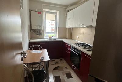 Apartament cu 2 camere decomandat în Tractorul - 1