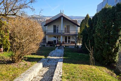 Casă cu 3 camere cu Canalizare în Grigorescu - 1