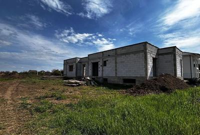 Casă cu 4 camere în Dumitra - 1