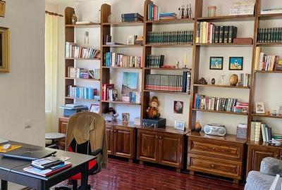 Casă cu 5 camere cu Teren 500 Mp în Central - 1