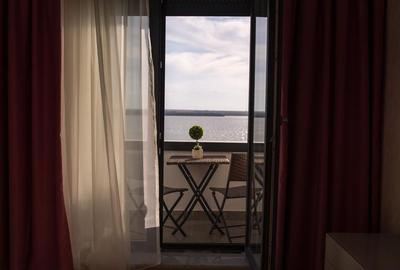 Apartament cu 3 camere decomandat, mobilat în Central