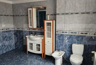 Casă cu 7 camere în Central - 9