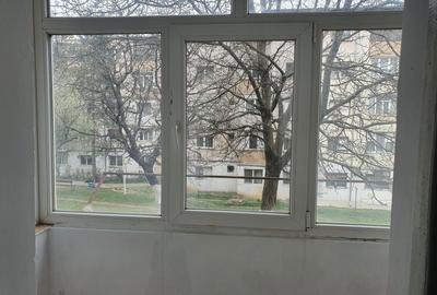 Apartament cu 2 camere decomandat în Peștișu Mare - 2