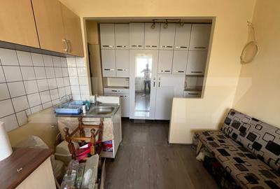 Apartament de vanzare, cu 2 camere, 54 mp, zona Micro 11 - 2