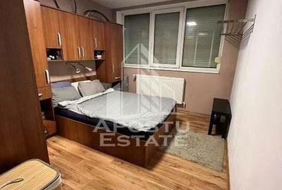 Apartament cu 3 camere decomandat în Cetății