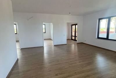 Casă cu 3 camere cu Teren 300 Mp în Central - 6