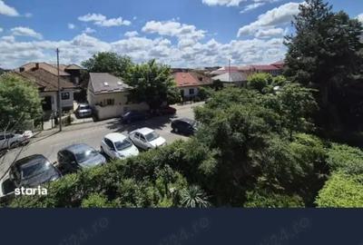 Vand apartament zona centrala etaj 2 - 3