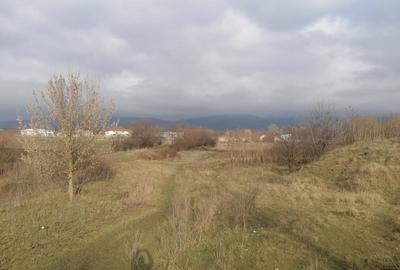 Teren de 22300 mp, în Central - 6