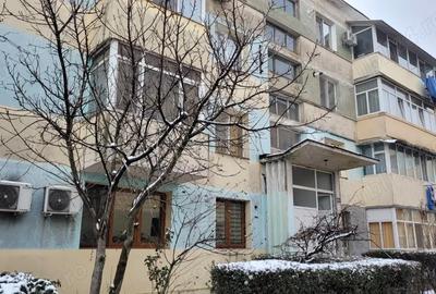 Apartament cu 3 camere semidecomandat în Central - 4