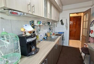 Apartament cu 3 camere decomandat, mobilat în Vasile Aaron - 10