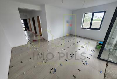 Duplex cu 4 camere cu Canalizare în Moșnița Veche - 1