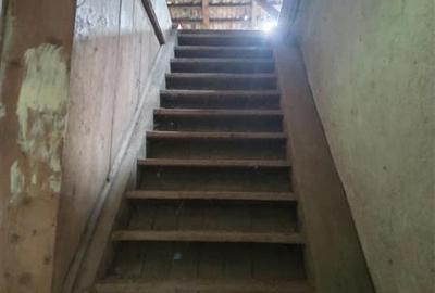 Casă individuală cu 7 camere cu Teren 502 Mp în Vest - 11