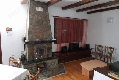 Casă cu 5 camere în Poiana - 1