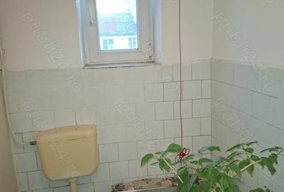 Vand apartament 3 camere, 3 3, ?arpanta, boxa, zona ultracentrala Vand apartament 3 camere, 3 3, ?arpanta, boxa, zona ultracentrala - 7